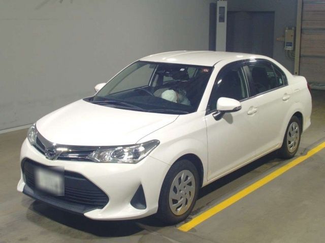 12727 Toyota Corolla axio NRE161 2018 г. (TAA Yokohama)